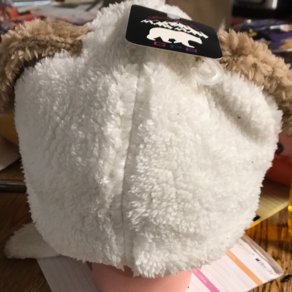 Fuzzy child’s hat. - Picture 3 of 6